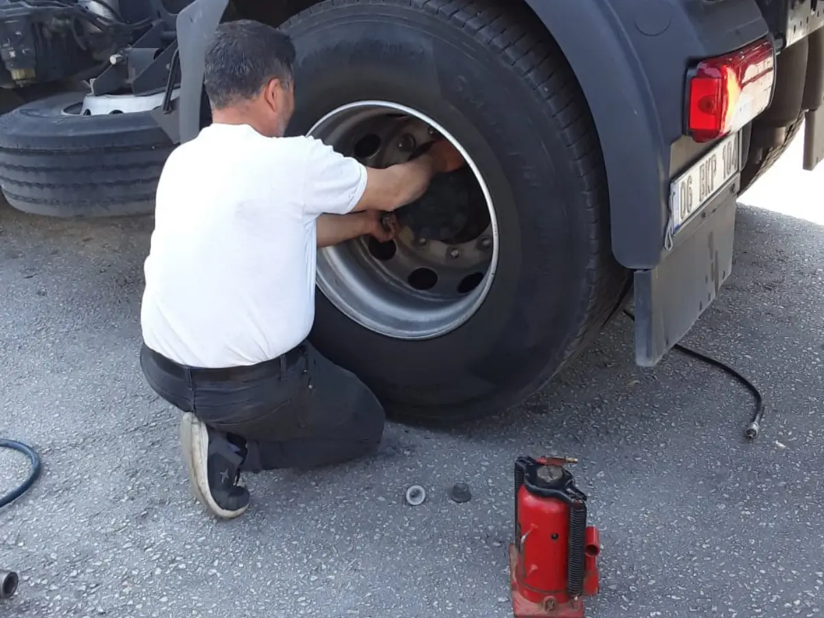 Şemdinli Oto Lastikçi